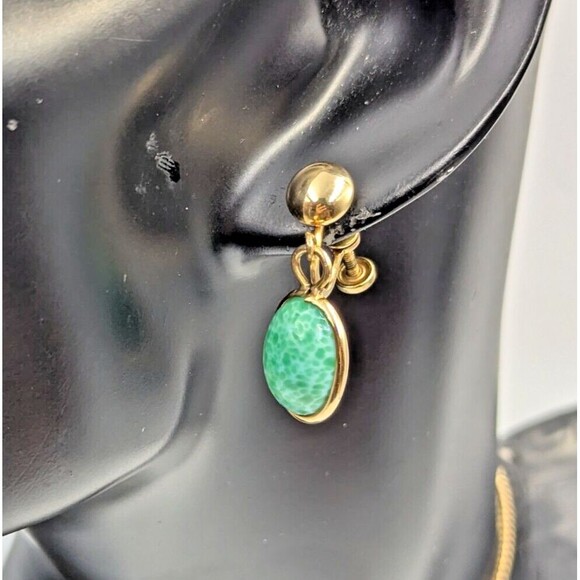 Vintage Amco 12K Yellow Gold Filled Green Pekin Glass Set Necklace Earrings - Picture 4 of 16